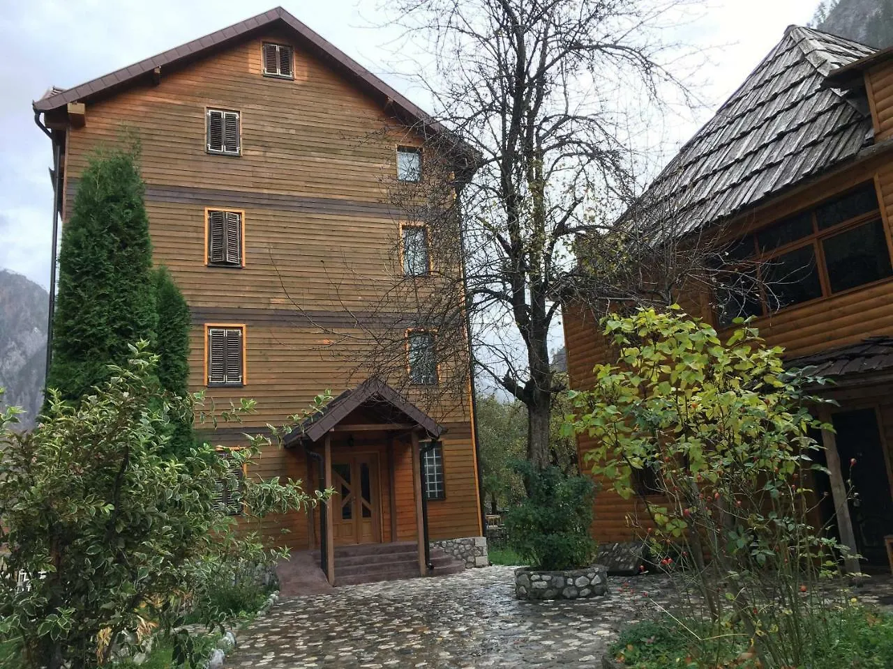 Holiday park Rezidenca: Quku I Valbones Hotel